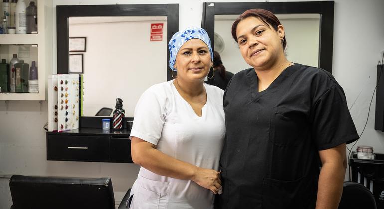 La estilista venezolana Karelys pudo asociarse con una Yerly, una podóloga peruana, y juntas han creado un negocio próspero para ellas y para Perú.